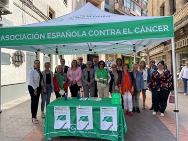 En el Día de la Cuestación de la AECC,  el alcalde conquense incidió en “la importancia que tiene la investigación en la lucha contra el cáncer”