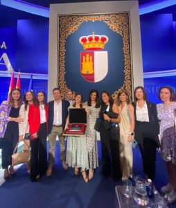 El Servicio de Fisioterapia de la Gerencia de Atención Integrada de Talavera de la Reina recibe la Placa al Mérito Regional