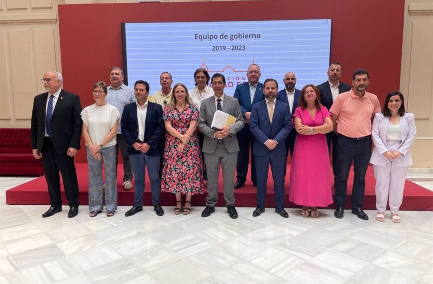 Preocupación del caballero ante los posibles obstáculos del pacto PP-Vox en la Diputación para la exhumación de fosas comunes