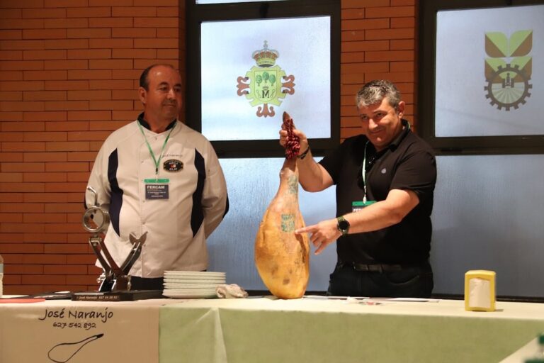 Sesiones de corte y cata de jamón en Fercam 2023 este sábado y domingo en el pabellón de muestras de Manzanares Sesiones de corte y cata de jamón en Fercam 2023 este sábado y domingo en el pabellón de muestras de Manzanares