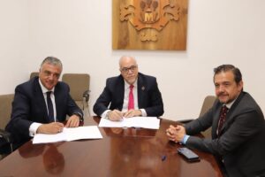 Convenio de colaboración entre CaixaBank y el Ayto. de Manzanares para patrocinio de la 61ª Feria Nacional del Campo