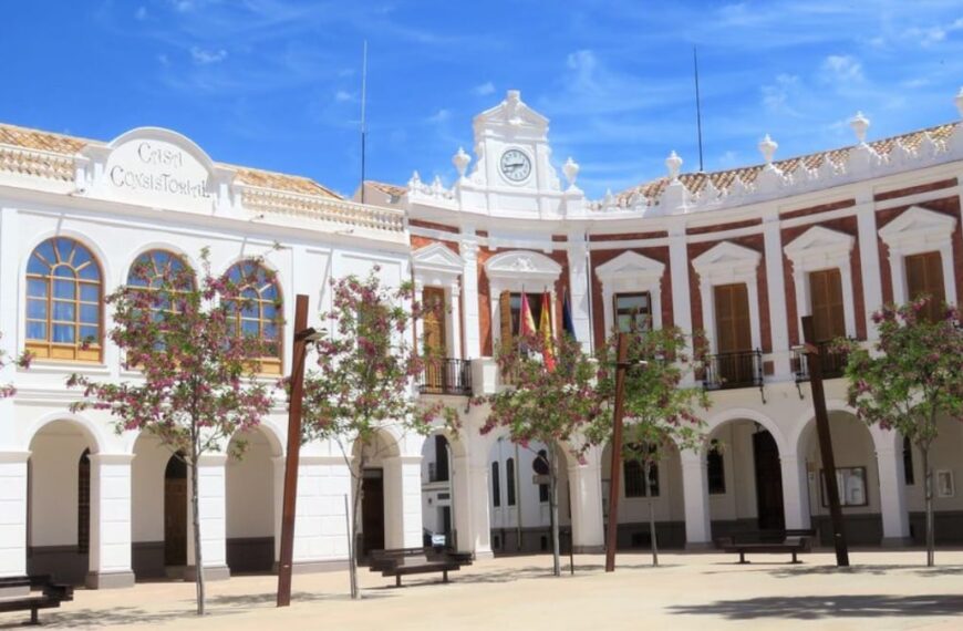 Convocatoria de 120 ayudas de 50 € cada una para adquisición de libros de texto y material escolar en la 2ª etapa de infantil en Manzanares