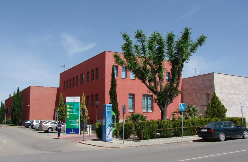 Trabajador herido al quedar atrapado entre dos máquinas en un almacén de frutas de Membrilla (Ciudad Real)