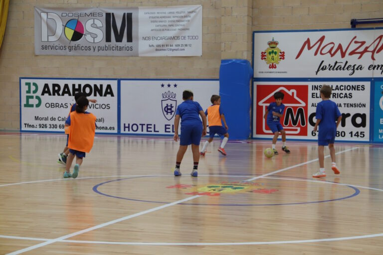 Más de 120 niños y niñas participan en el IX campus ‘Ángel Guaita’ que inició el 26 de junio y finalizará  el 7 de julio en Manzanares Más de 120 niños y niñas participan en el IX campus ‘Ángel Guaita’ que inició el 26 de junio y finalizará  el 7 de julio en Manzanares