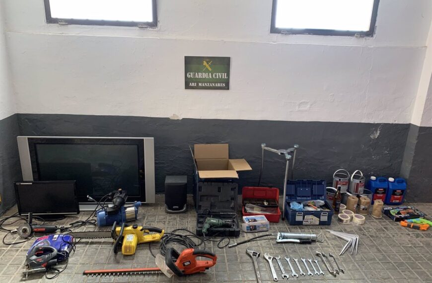 La Guardia Civil captura a dos personas y examina a otra por una serie de robos con fuerza en Manzanares