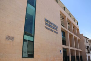 Cerrada hasta nuevo aviso la Biblioteca Lope de Vega de Manzanares sí se encuentran abiertos los mostradores de préstamo y devolución