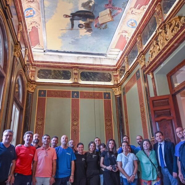 Lienzo del Quijote de Andrade regresa al Salón de Recepciones del Palacio de Diputación de Ciudad Real después de restauración