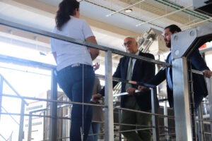 Una visita a la planta de procesado de Grupo IberoPistacho en Argamasilla de Alba realizó el alcalde de Manzanares