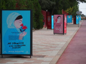 Exposición itinerante  ‘Mujeres referentes de Castilla-La Mancha’ frente al IES ‘Pedro Álvarez de Sotomayor’ en Manzanares hasta el 3 de octubre