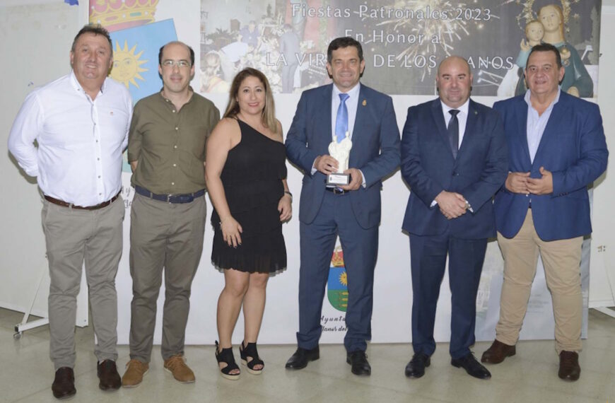 Valverde destaca en Llanos del Caudillo la importancia de que nuestros pueblos recuperen el protagonismo que nunca debieron perder