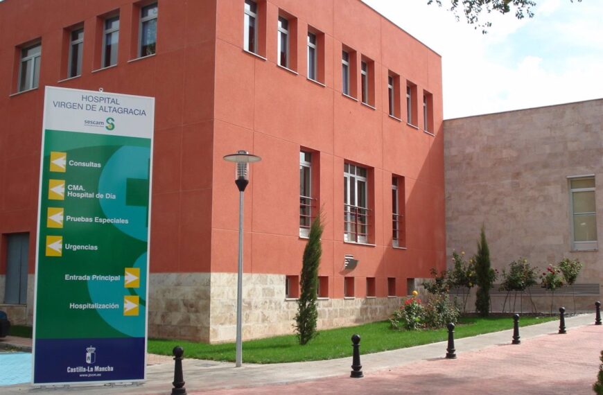 Colisión entre coche y furgoneta en La Solana deja cuatro heridos leves, incluido un bebé de 5 meses