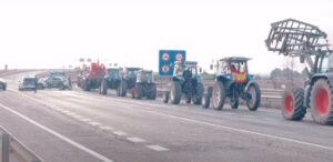 Persisten Interrupciones en una Decena de Vías de Castilla-La Mancha, a pesar del Fin de los Bloqueos en Santa Olalla y la Autovía A-4 en Manzanares