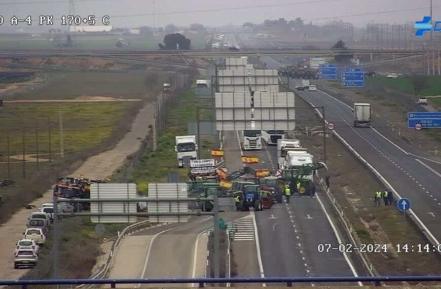 Productores independientes cesarán bloqueo en A-4 Manzanares a las 16:00, marcando distancia de la manifestación sindical