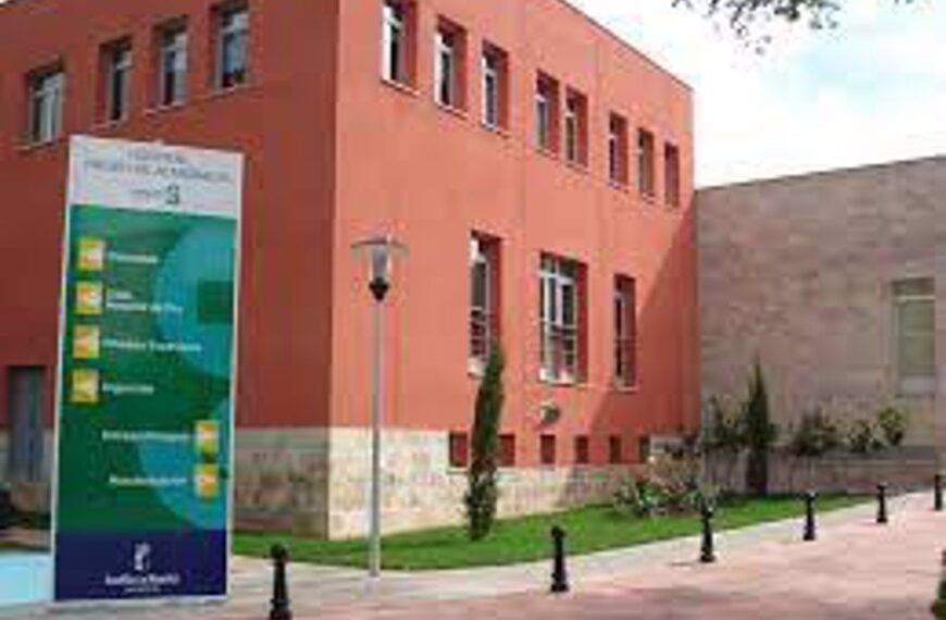 Trabajador en estado crítico tras accidente por aplastamiento en fábrica de aluminio manzanareña