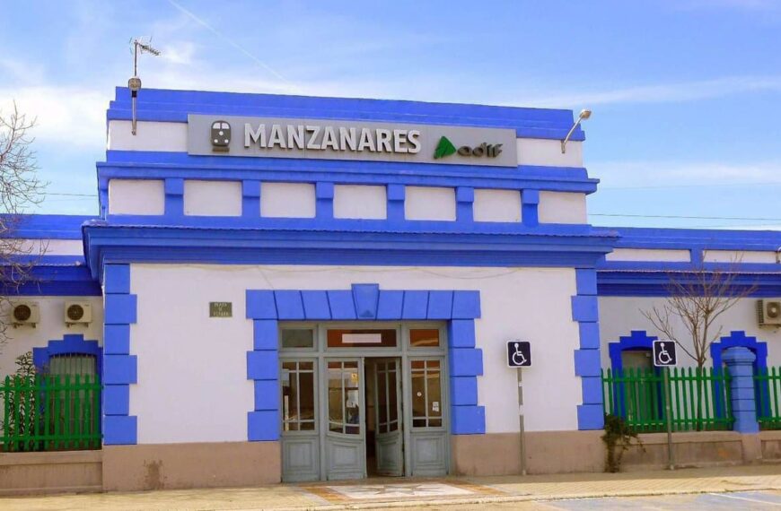 Mujer Hospitalizada tras Ser Arrollada por un Tren en la Estación de Manzanares, Ciudad Real