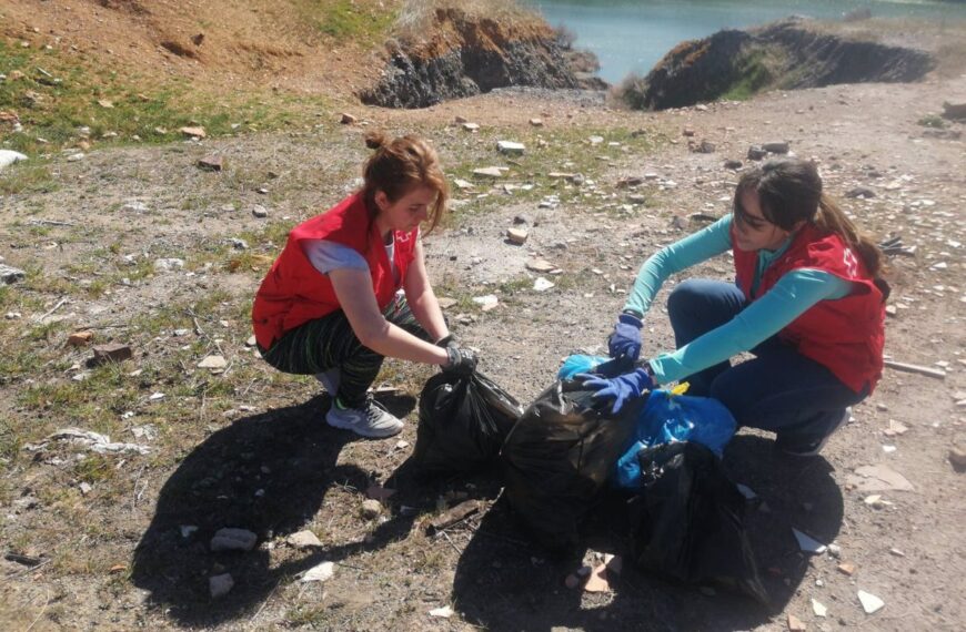 SEO/Birdlife, Ecoembes y Cruz Roja Organizan Jornadas de Limpieza en Entornos Naturales de Castilla-La Mancha