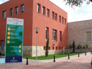 Hospitalizado un trabajador de 40 años tras caer desde 3 metros de altura en Manzanares