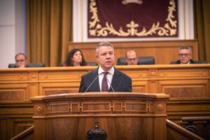 Clm firma nuevo pacto en noviembre que movilizará 12.500 millones hasta 2030 con sindicatos y empresarios