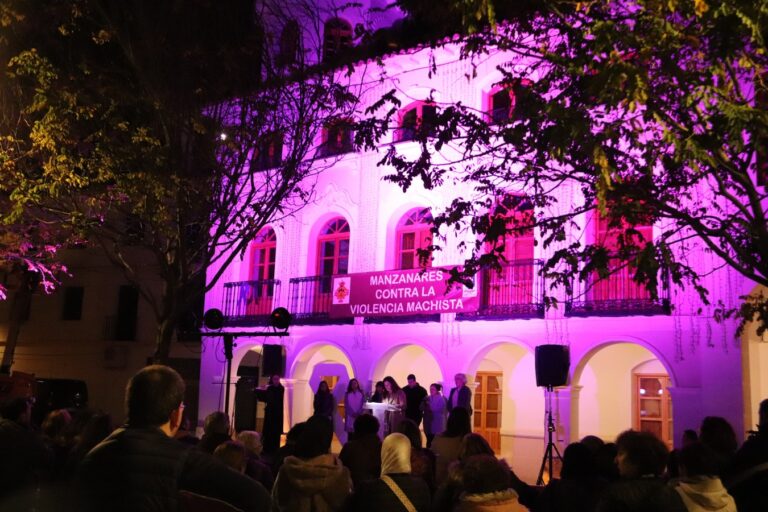 Comunidad Educativa y Familias de Manzanares Unen Fuerzas contra la Violencia Machista en Movilización #25N