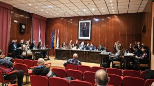Municipio se Compromete a Preservar la Limpieza del Cauce del Río Azuer ante Recientes Desastres