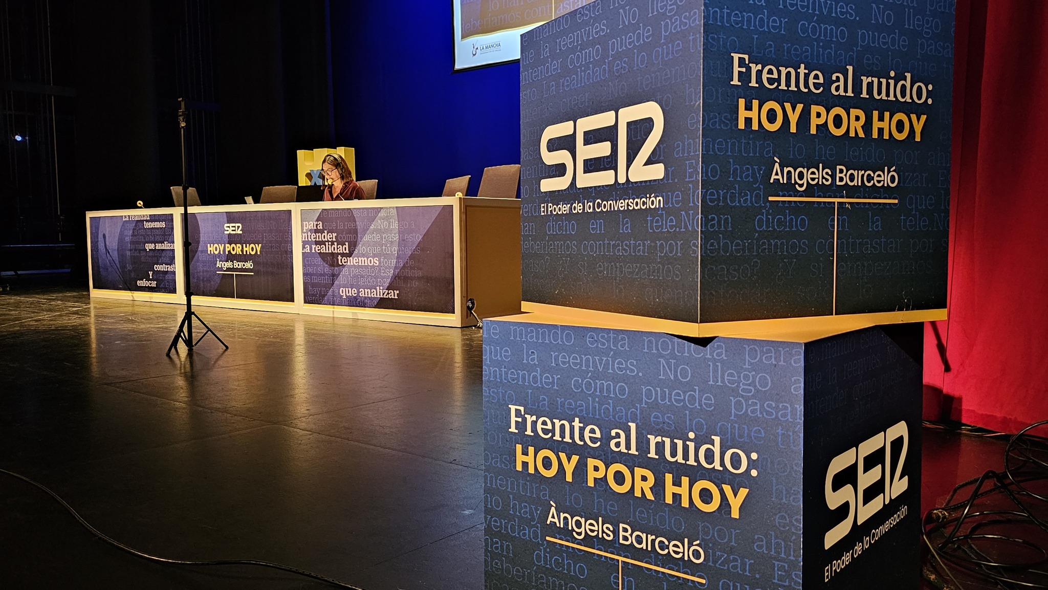 «Àngels Barceló: ‘El ecosistema mediático puede influir en nuestras perspectivas'», desde el Gran Teatro de Man…
