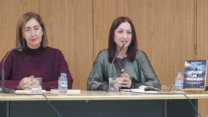 Montserrat Reillo Presenta Su Tercera Obra ‘Acuerdo de Silencios’ en la Biblioteca Siguiendo el Éxito de ‘Escucha mi Voz’ y ‘Hojas Sueltas para el Amor’