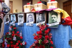 «Acto de Dignidad y Memoria: Trece Víctimas de la Dictadura Reciben Entierro Adecuado en Manzanares».