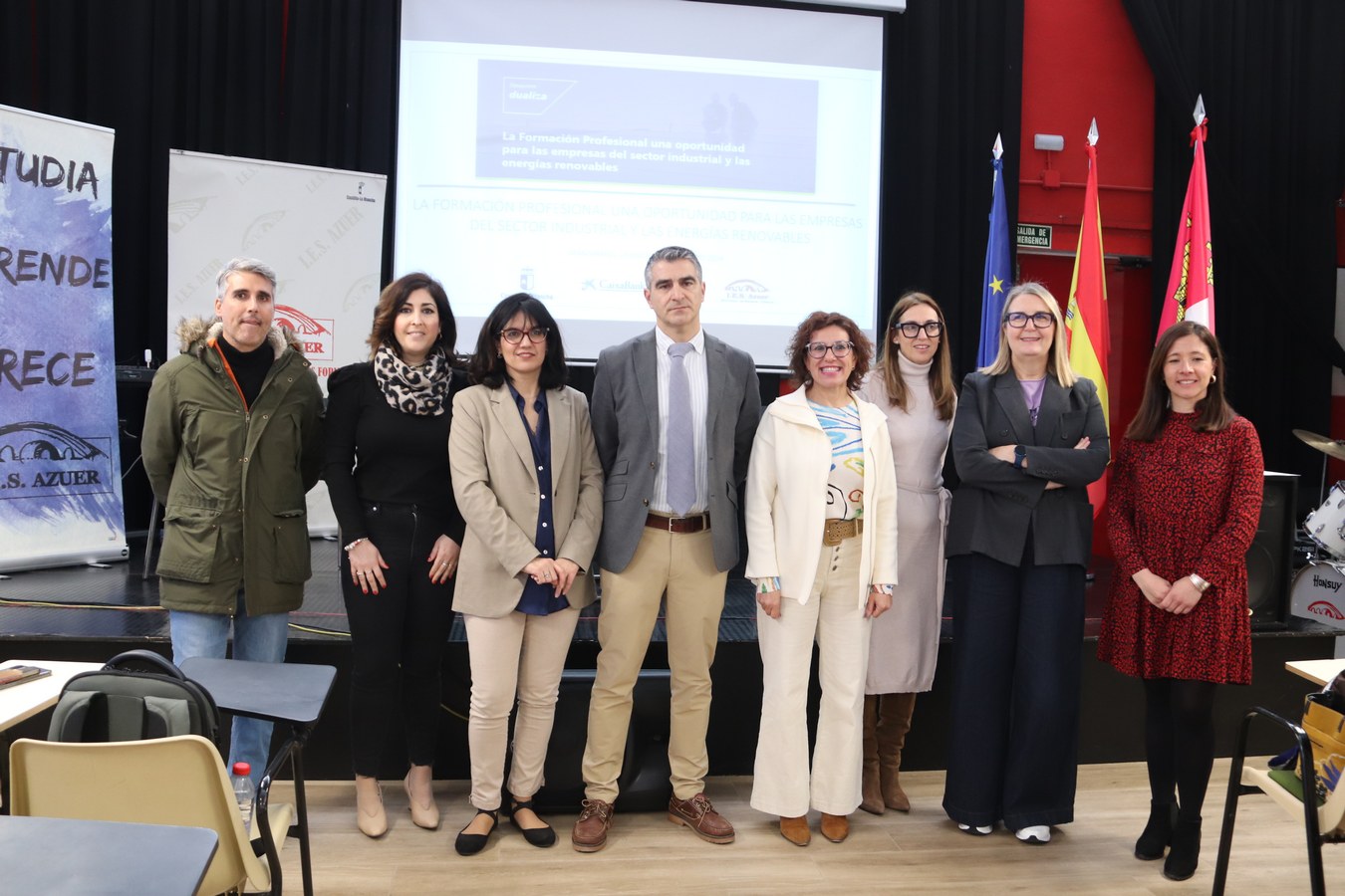 Alianza Estratégica entre IES Azuer y CaixaBank para Promover la FP Dual en Manzanares y Retener el Talento Local