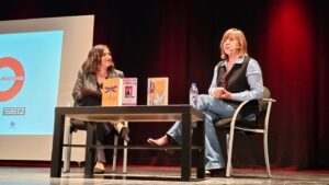 Ana de Miguel explora la ‘Doble Verdad’ en la Escuela de Ciudadanía: ‘No Hemos Creado Este Mundo’