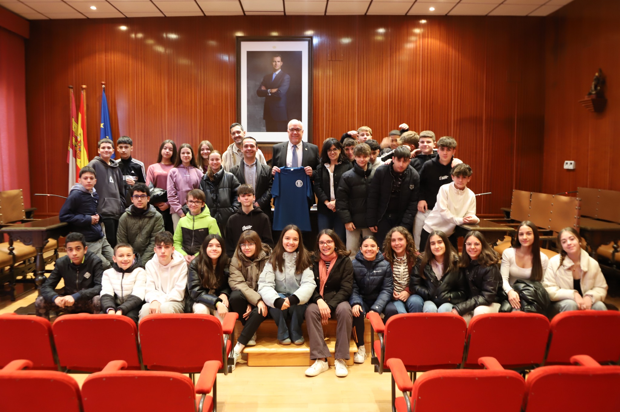 Estudiantes de 2º de ESO del I.E.S. Pedro Álvarez de Sotomayor realizan una visita guiada al Ayuntamiento de Manzanares