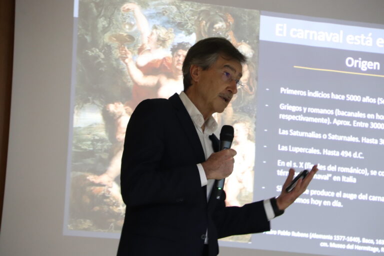 Inicio del Carnaval con una Conferencia Artística a Cargo de Juan Francisco Castillo