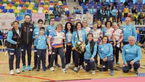 Un Fuerte Aliento para Nuestras Campeonas: Pilar Flores, Elvira Valdepeñas, Mari Pepa Rodríguez, Beatriz Jiménez, Lourdes Palacios, y Maria Paz Rodríguez de la