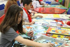 Carnaval reemplaza al colegio: Niños de Manzanares celebran en la Casa de la Juventud y la Ludoteca de la Divina Pastora