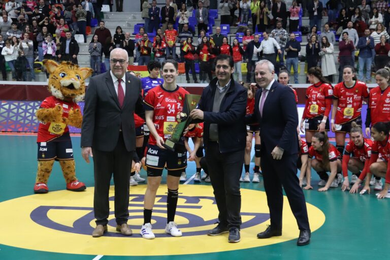 Excepcional Evento de Balonmano de Alto Nivel Sacude el Manzanares Arena bajo la Tutela de la Real Federación Española
