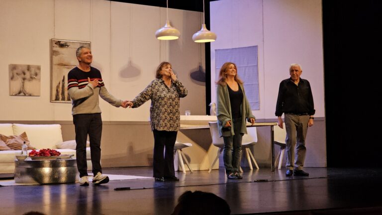 Éxito rotundo: Más de 500 espectadores acuden a la representación de ‘Mentiras Inteligentes’ en el Gran Teatro