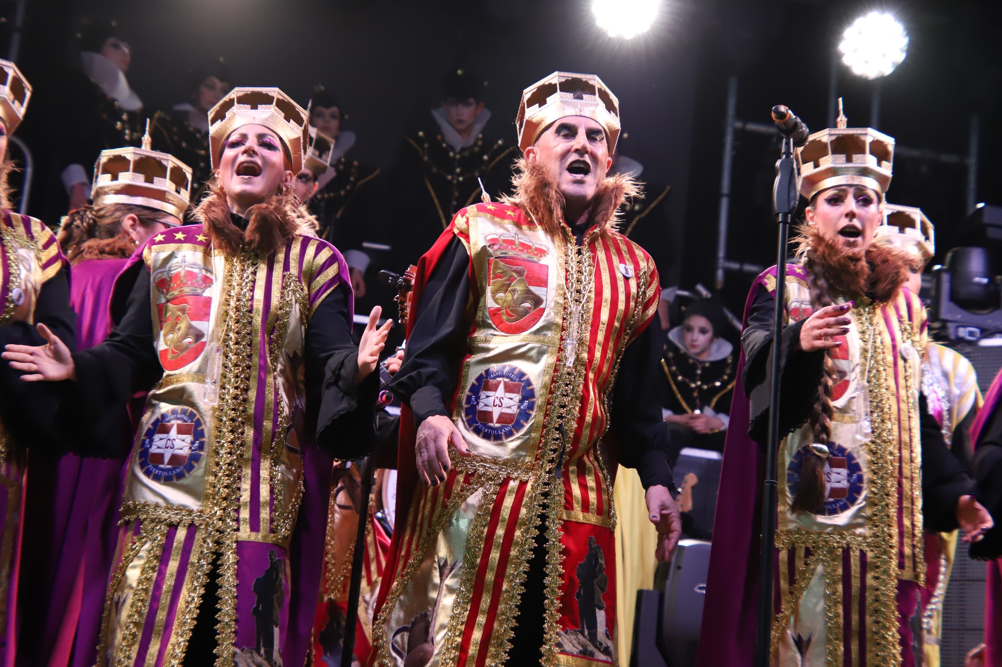 La Comparsa ‘Una Comparsa con Ajé’ da inicio a los Carnavales de Manzanares con su Espectacular Pregón