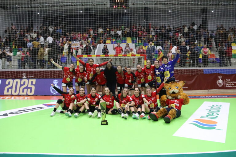 Las Guerreras conquistan el Torneo Internacional ‘Ciudad de Manzanares’ con un deslumbrante desempeño de Carmen