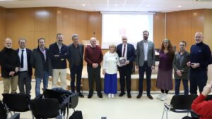 Óscar Puente, Ministro, Firma Artículo para la Edición No. 14 de la Revista ‘Raíz y Rama’, con la Presencia de Julián Nieva