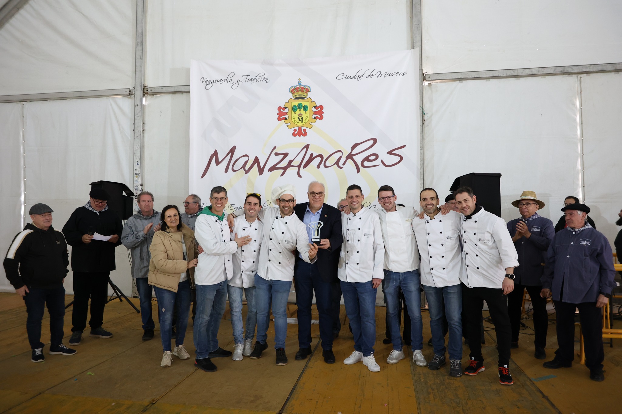 Triunfo Gastronómico: MasterChef Minifamily, Peña El Cenizo y Segunda Juventud Se Alzan con los Premios del Concurso de Potajes