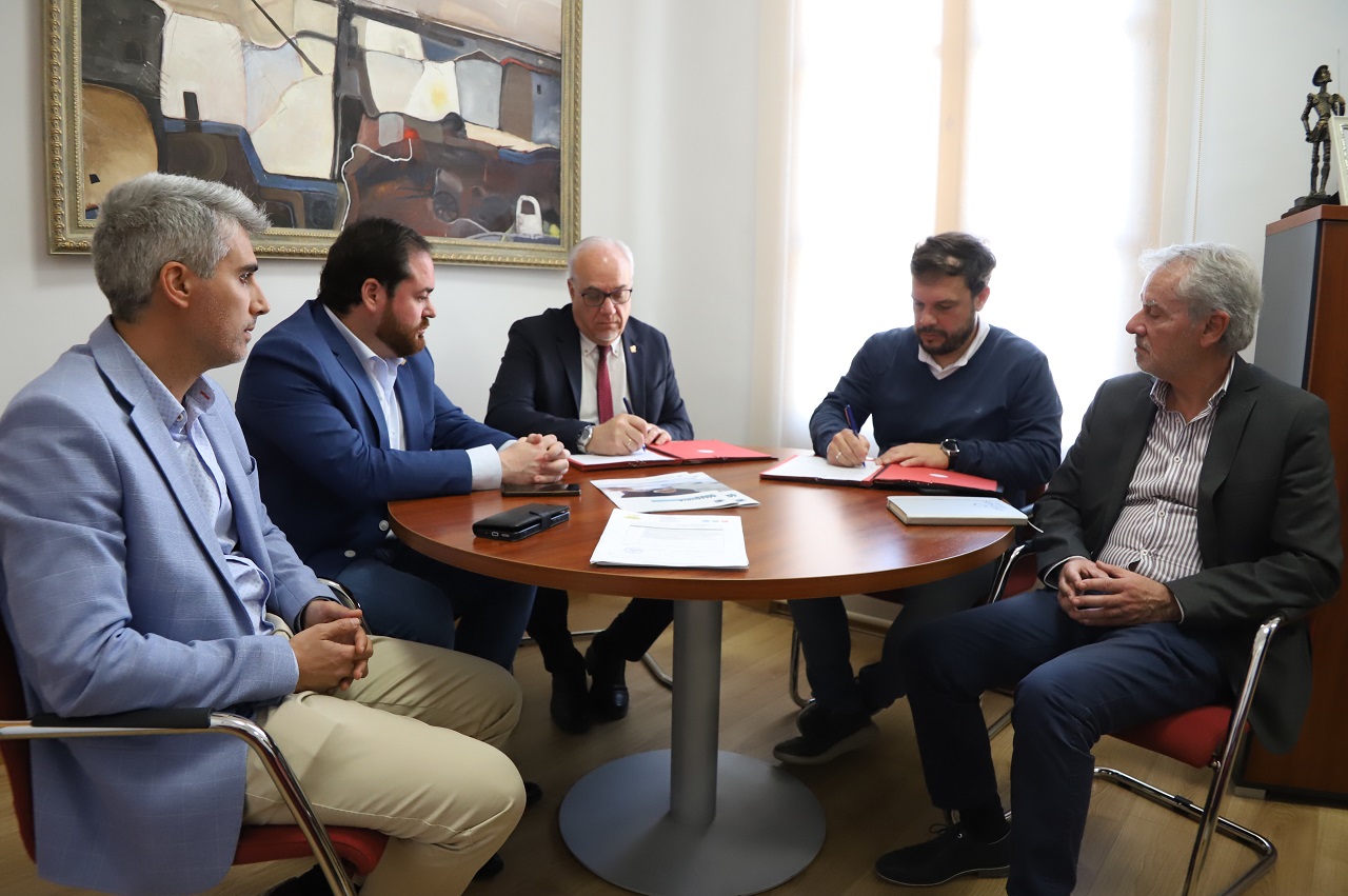 Ayuntamiento Refuerza Seguridad en uno de los Polígonos Industriales más seguros de Castilla-La Mancha mediante Renovación de Convenios