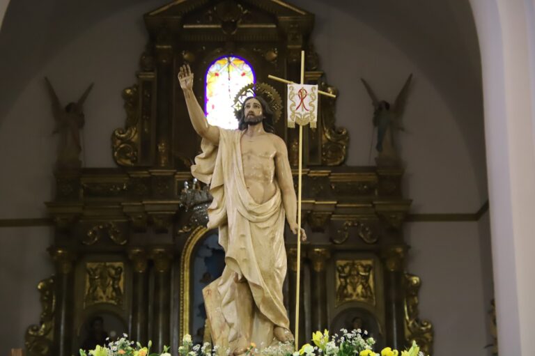 «Domingo de Resurrección: Cancelación de procesión y reprogramación de misa debido a pronóstico de lluvia».