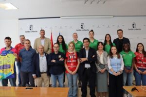 El Gobierno de Castilla-La Mancha impulsa el turismo regional apoyando el balonmano y el deporte femenino de alto nivel