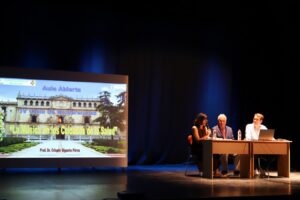 Cierre del Aula Abierta de la Universidad Popular de Manzanares: El Doctor Crispín Gigante Destaca la Música como Herramienta de Cuidado