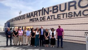 Homenaje a Casa: La pista de atletismo Manzanareña ahora lleva el nombre de Sonia Molina-Prados Martín-Buro