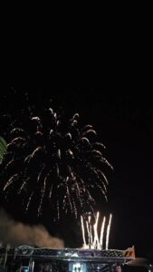 Clausura Espléndida: Espectáculo de Fuegos Artificiales Ilumina el Fin de la #FeriayFiestas2025