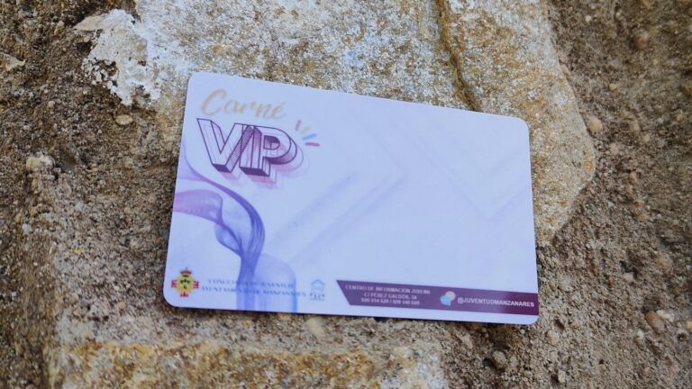 Entrega de Carné VIP a más de 100 Jóvenes Exitosos en Manzanares por la Concejalía de Juventud del Ayuntamiento