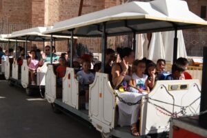 Fiesta Infantil y Tren Turístico: La Atracción para Niños en la #FeriaYFiestas2025