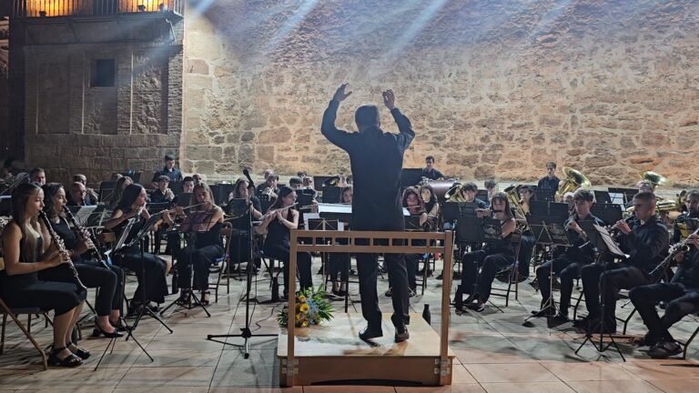 La emotiva despedida de Eduardo Gallego Ballesteros como director de la Banda de Manzanares AMC Julián Sánchez-Maroto