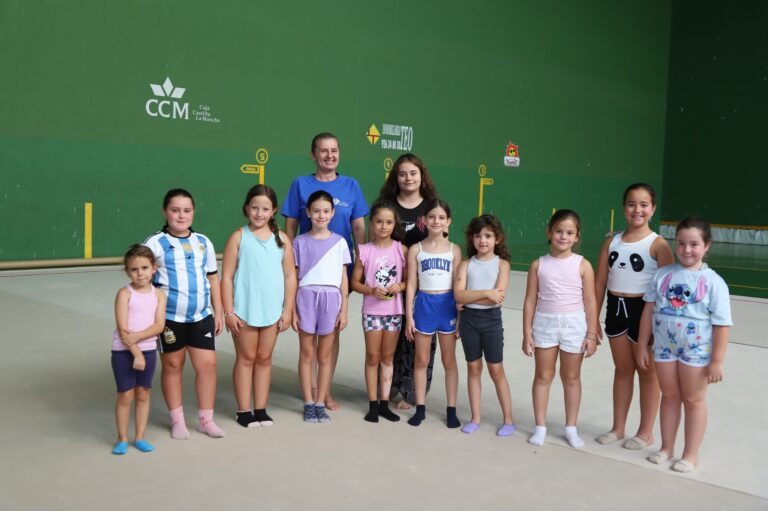 Manzanares Celebra el Verano con una Semana Intensiva de Gimnasia Rítmica para Once Jóvenes Entusiastas