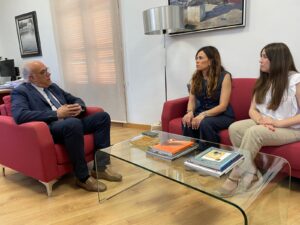 María José Muñoz, nueva Directora del Centro Penitenciario ‘Herrera de la Mancha’, es recibida por el Alcalde de Manzanares